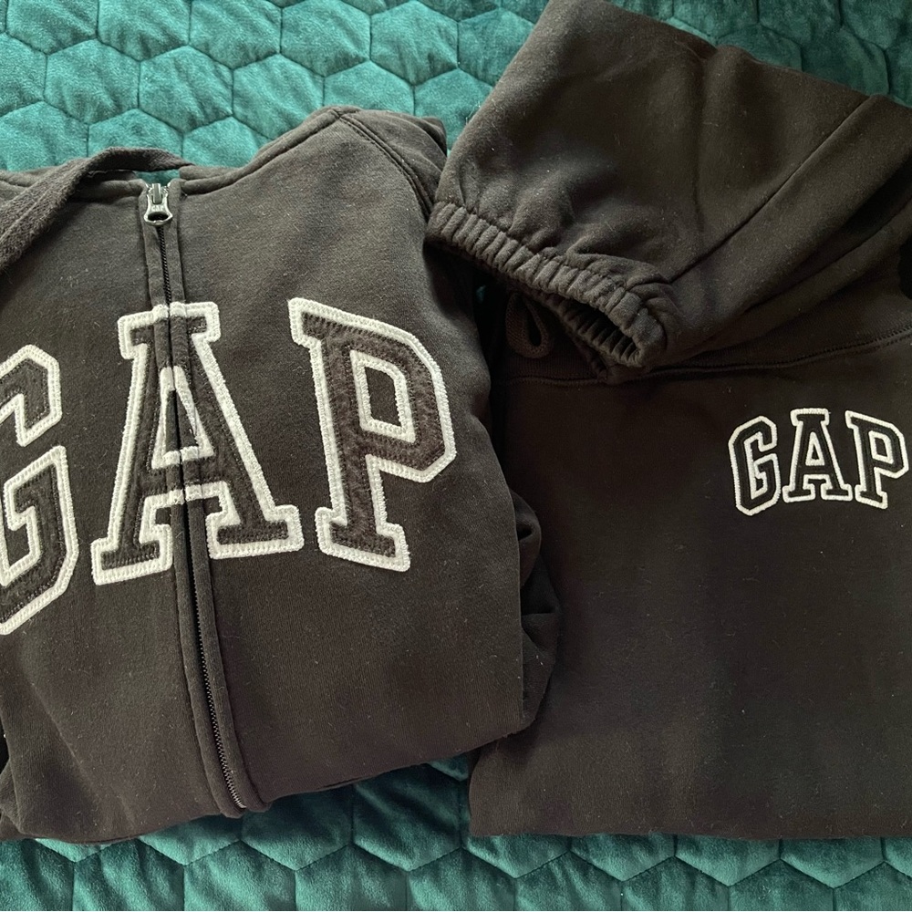 GAP FACTORY Logo Zip Hoodie & Logo Joggers